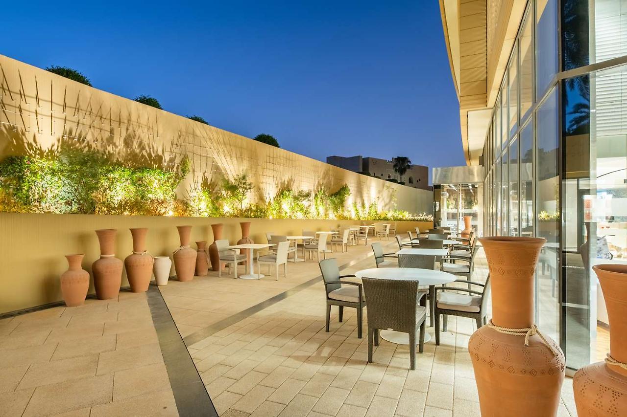 Radisson Blu Hotel & Residence, Riyadh Diplomatic Quarter Exterior foto