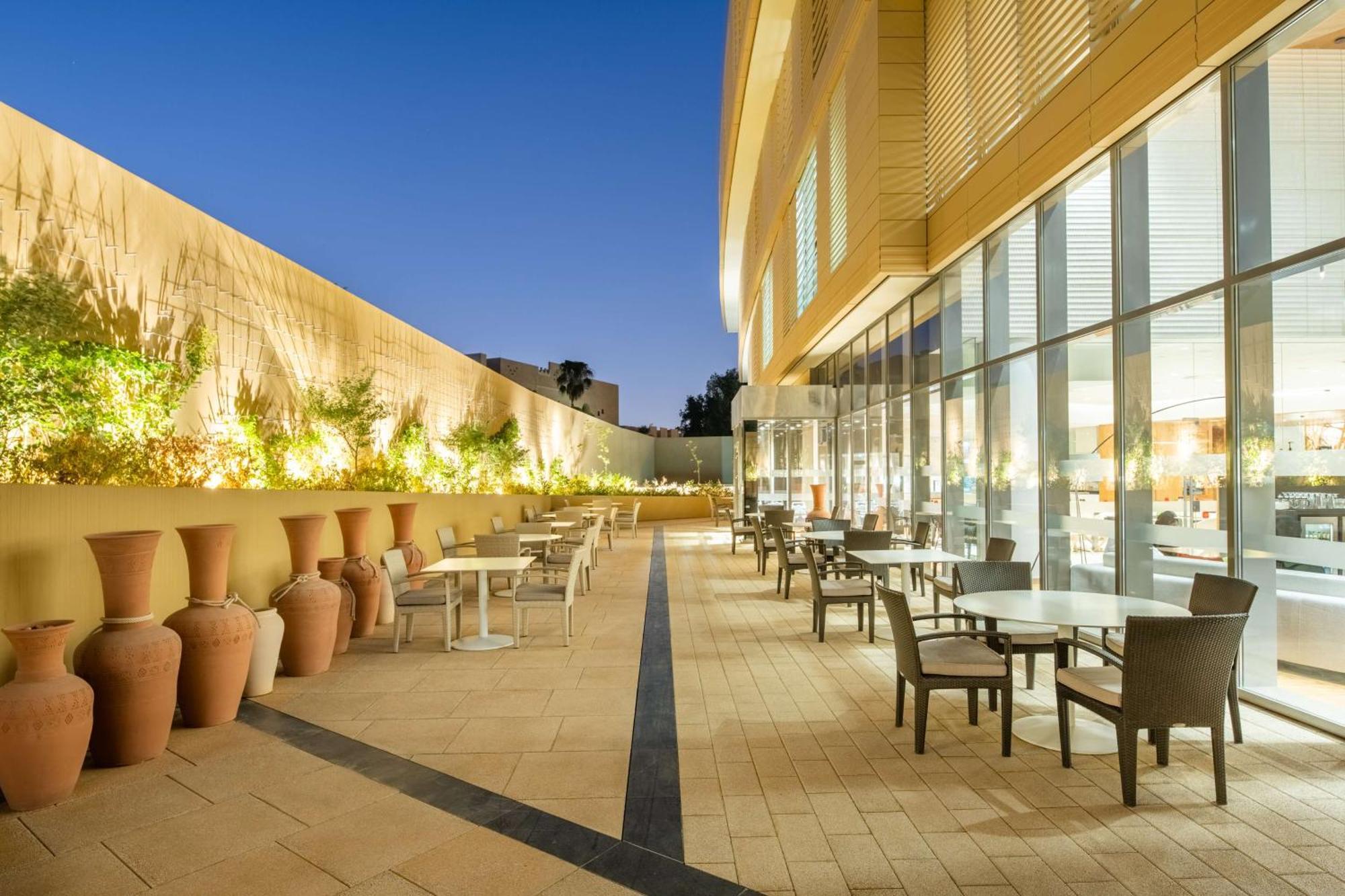 Radisson Blu Hotel & Residence, Riyadh Diplomatic Quarter Exterior foto